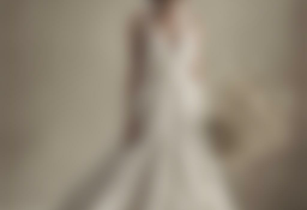 Lustrous Love: Embracing the Elegance of Linen Wedding Dresses